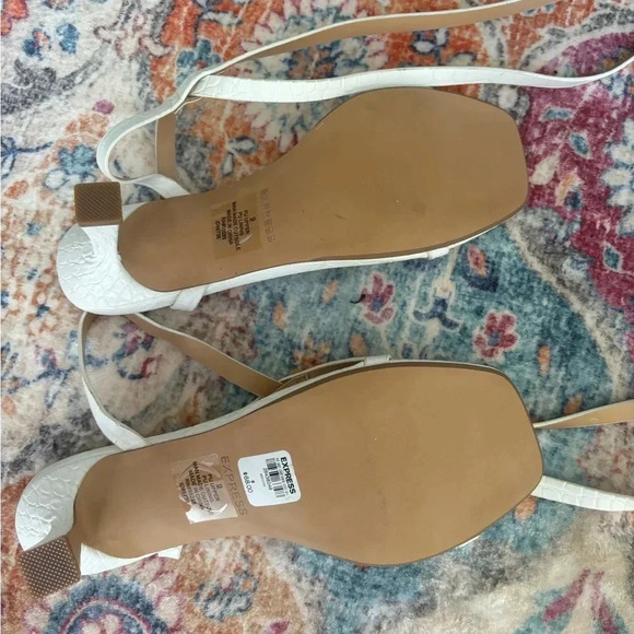 Express | white kitten heels | Great condition | Size 9 - Picture 5 of 5